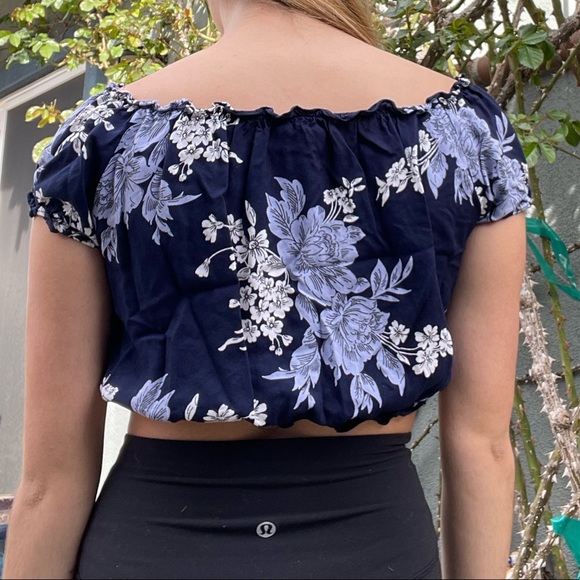 floral clue puffy crop top - Picture 3 of 3